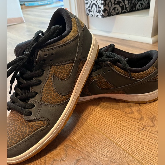 Nike SB dunks - giraffe print. Size 10. - Picture 4 of 5
